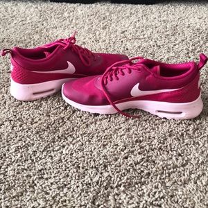 Size 7 Nike shoes